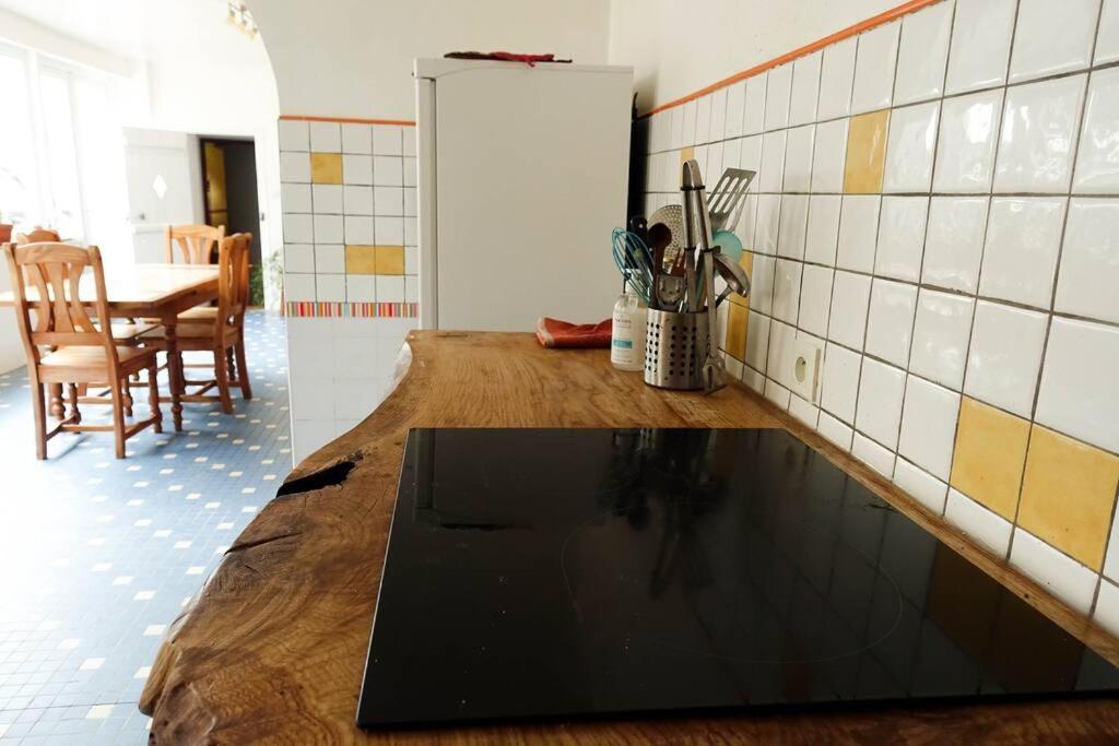 Gite Au Coeur D'Une Residence D'Artiste Saint-Aubin-de-Bonneval Экстерьер фото